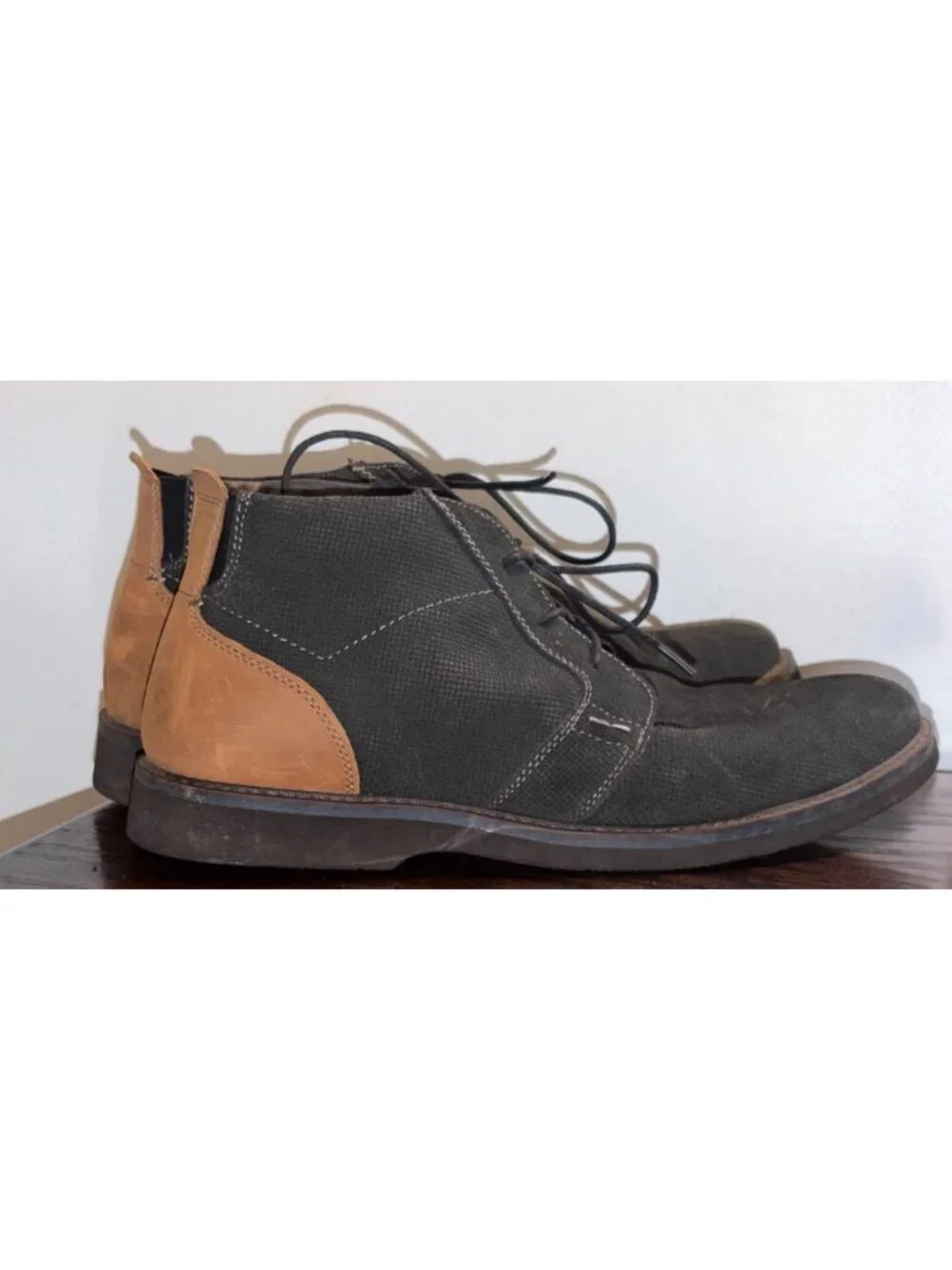 Mens Black & Tan Lace-Up Sz 12M Boots Textured Fabric Upper Suede Heel Accents